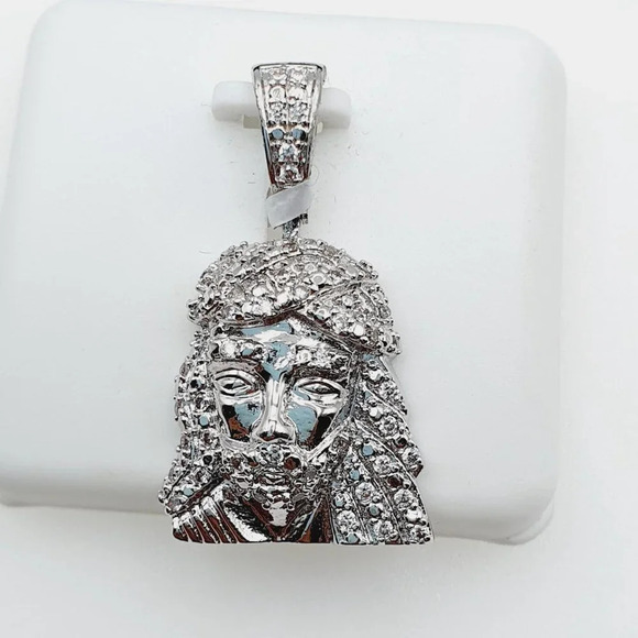 925 Sterling Silver Plated CZ Pendant, INUS1BR069 - Picture 4 of 9